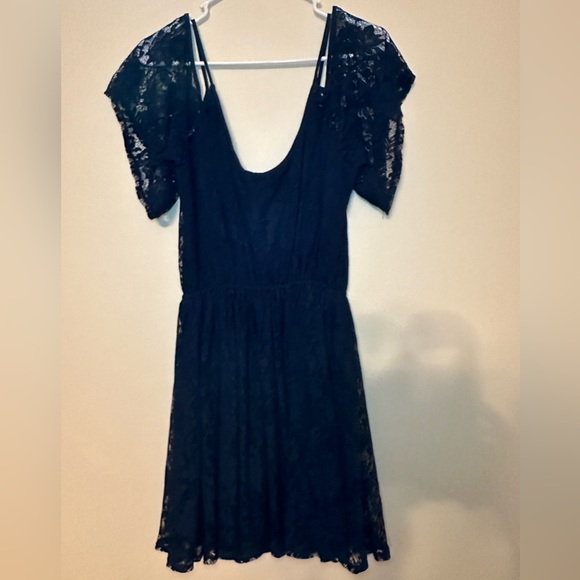 NWOT Hollister Cold-Shoulder Lace Dress - Picture 3 of 5